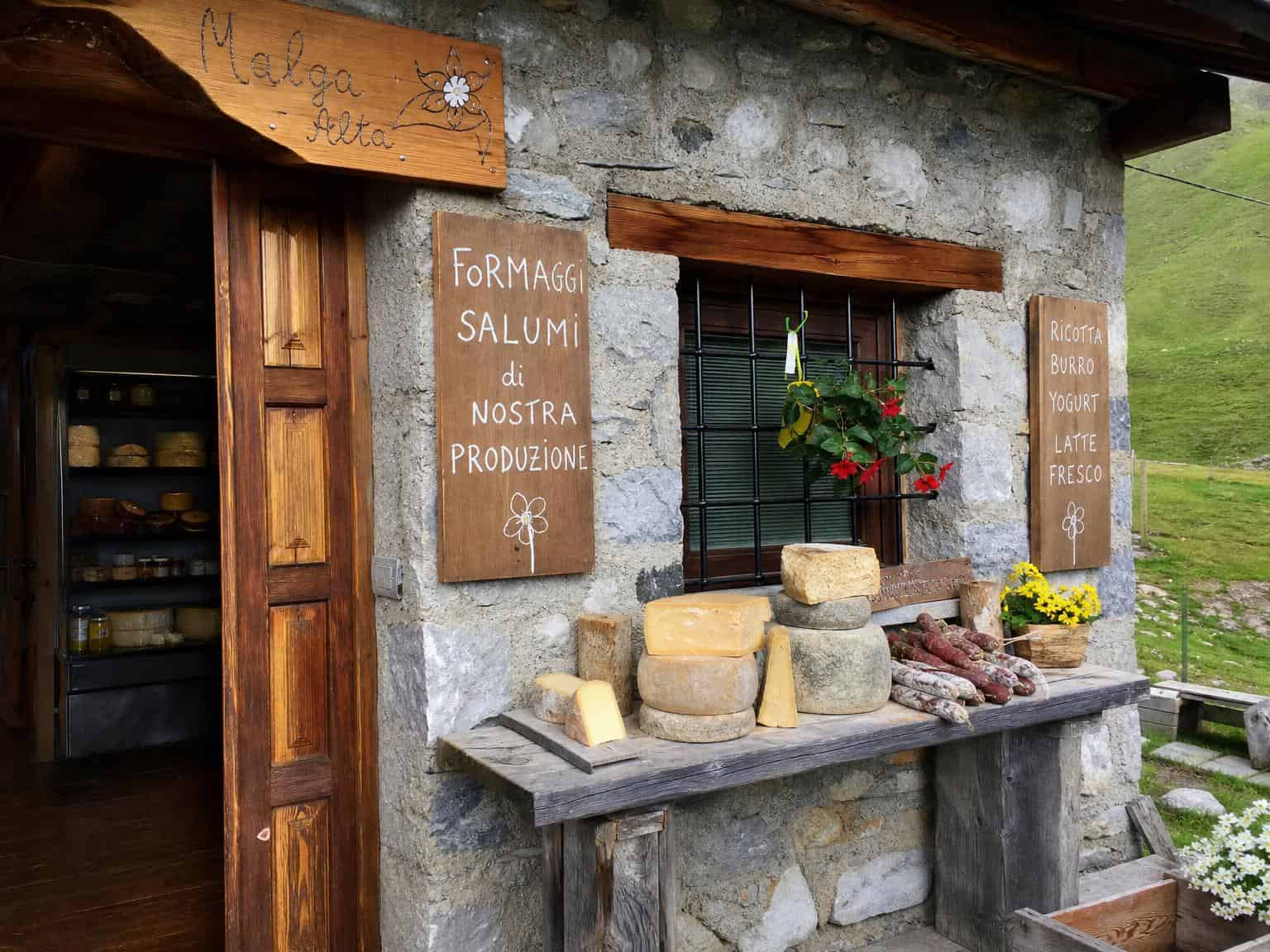 Spaccio di Malga al Passo del Tonale